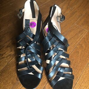 Xoxo Strappy Black Sandals‎ Block Heels Cushioned Insoles Zip Back Size 8.5